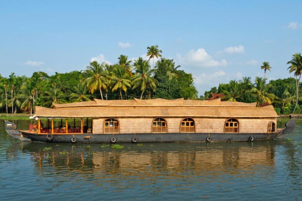 Exploring the Enchanting Kerala Boat House Experience